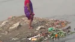 Bengali desi aunty washing mature ass in Public 