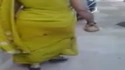 Bangladeshi Candid Milf ass walking